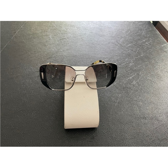 Prada sunglasses, black brown colour, good condition with original case. - Picture 6 of 9